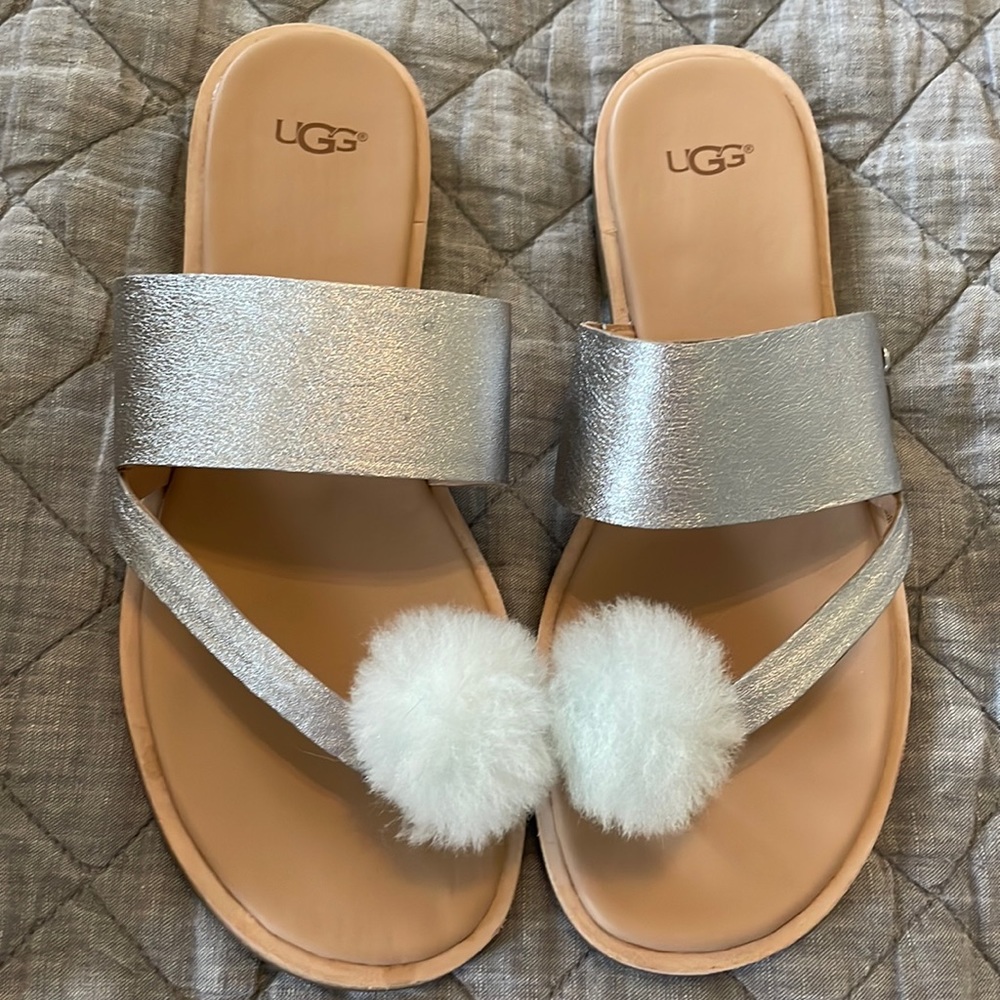 UGG Hadlee silver metallic sandal size 9 EUC